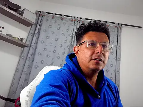 pedropicapi online show from 10/23/25, 02:21