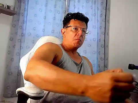 pedropicapi online show from 10/28/25, 03:33