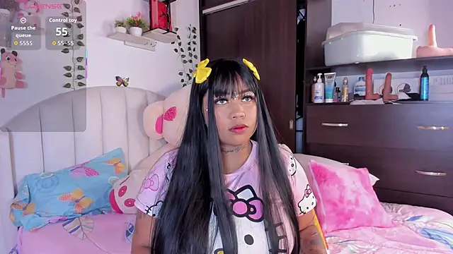 Emily restrepo online show from 04/03/26, 05:47