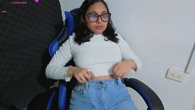 Cuteprincess21 online show from 04/07/26, 01:13