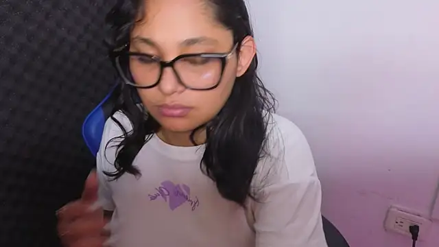 Cuteprincess21 online show from 04/02/26, 07:42