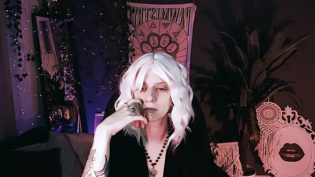 Noah ElmerX online show from 11/18/25, 04:43