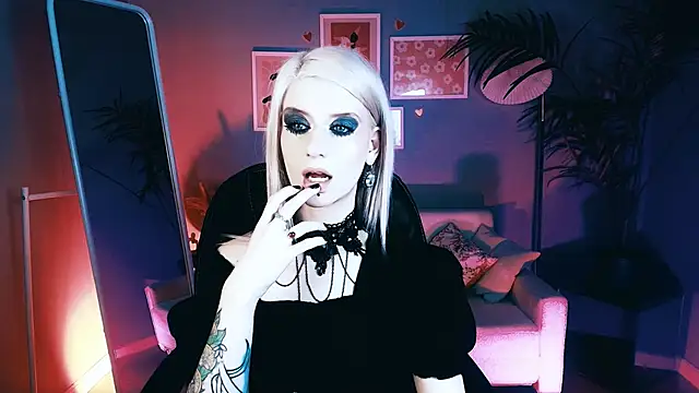Noah ElmerX online show from 10/18/25, 02:30