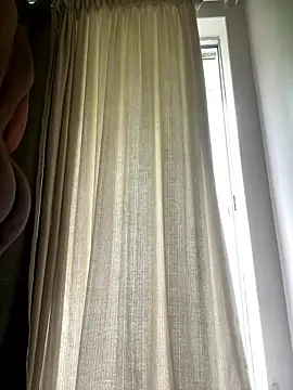 Snapshot of YesTheSexiest chatting on 01/06/26, 11:14 YesTheSexiest online show from 01/06/26, 11:14