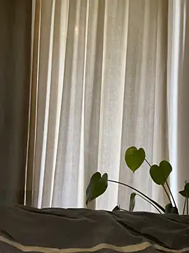 Snapshot of YesTheSexiest chatting on 02/27/25, 03:59 YesTheSexiest online show from 02/27/25, 03:59