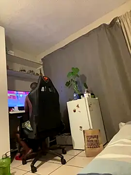 Snapshot of YesTheSexiest chatting on 12/01/24, 07:08 YesTheSexiest online show from 12/01/24, 07:08