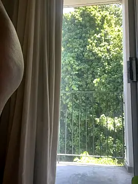 Snapshot of YesTheSexiest chatting on 10/30/25, 10:13 YesTheSexiest online show from 10/30/25, 10:13