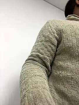 Snapshot of YesTheSexiest chatting on 10/14/25, 08:59 YesTheSexiest online show from 10/14/25, 08:59