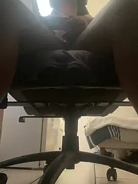 Snapshot of YesTheSexiest chatting on 01/18/26, 12:30 YesTheSexiest online show from 01/18/26, 12:30