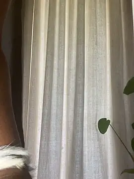 Snapshot of YesTheSexiest chatting on 10/24/25, 10:25 YesTheSexiest online show from 10/24/25, 10:25