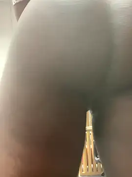 Snapshot of YesTheSexiest chatting on 11/11/25, 09:26 YesTheSexiest online show from 11/11/25, 09:26