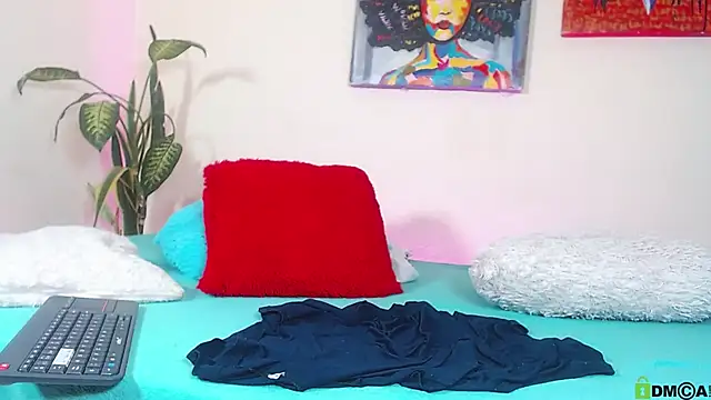 natasha jm online show from 10/19/25, 04:32