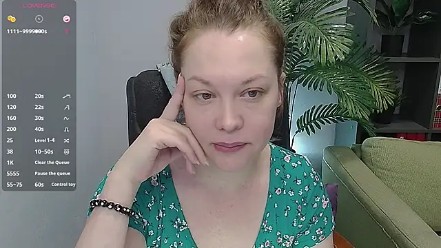 CutieGinger online show from 10/31/25, 03:41