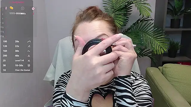 CutieGinger online show from 10/26/25, 02:50