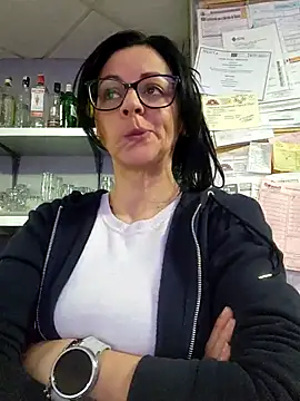 bruneta sexy23 online show from 03/06/25, 07:25
