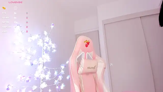 mia yourmommy online show from 12/17/25, 12:59