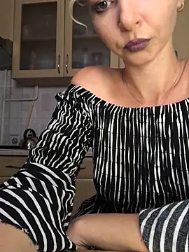 Kristina03 online show from 10/28/25, 09:47