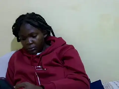 Snapshot of cute_roxie chatting on 12/10/24, 05:22 cute roxie online show from 12/10/24, 05:22