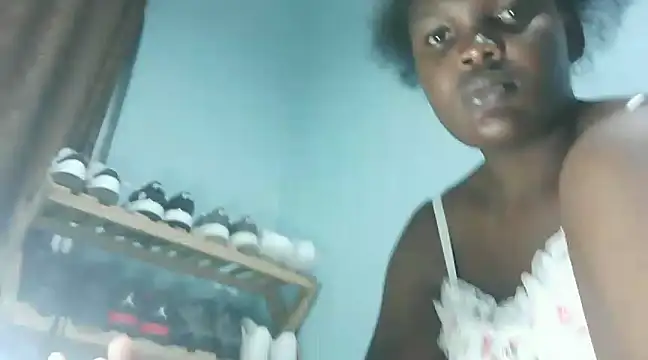 Snapshot of cute_roxie chatting on 01/27/25, 09:22 cute roxie online show from 01/27/25, 09:22