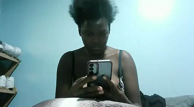 Snapshot of cute_roxie chatting on 01/26/25, 01:04 cute roxie online show from 01/26/25, 01:04