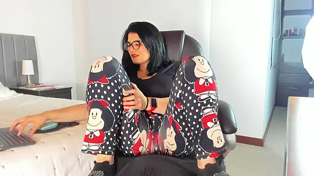 Snapshot of adriana71 chatting on 12/03/25, 03:18 adriana71 online show from 12/03/25, 03:18