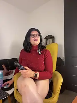 Snapshot of adriana71 chatting on 05/23/26, 02:21 adriana71 online show from 05/23/26, 02:21