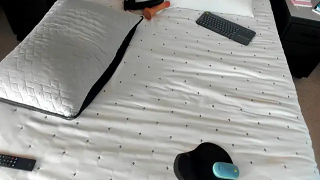 Snapshot of adriana71 chatting on 09/09/25, 01:59 adriana71 online show from 09/09/25, 01:59