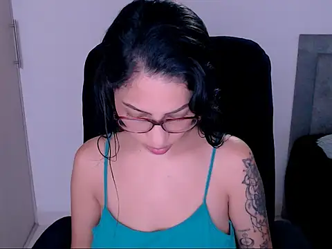Snapshot of diana__34 chatting on 10/15/25, 10:51 diana 34 online show from 10/15/25, 10:51