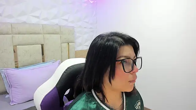 PauletteJ online show from 12/16/25, 11:47