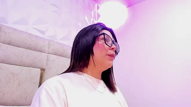 PauletteJ online show from 11/11/25, 12:00