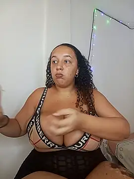 Snapshot of Miss-boobs chatting on 03/13/25, 08:00 Miss-boobs online show from 03/13/25, 08:00