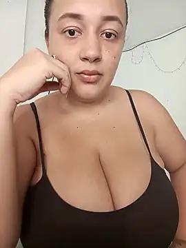 Snapshot of Miss-boobs chatting on 01/21/25, 07:17 Miss-boobs online show from 01/21/25, 07:17