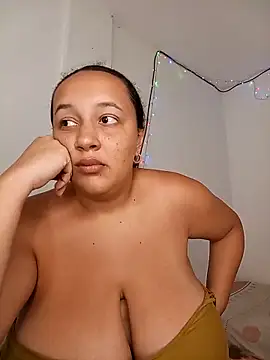 Snapshot of Miss-boobs chatting on 03/16/25, 06:44 Miss-boobs online show from 03/16/25, 06:44