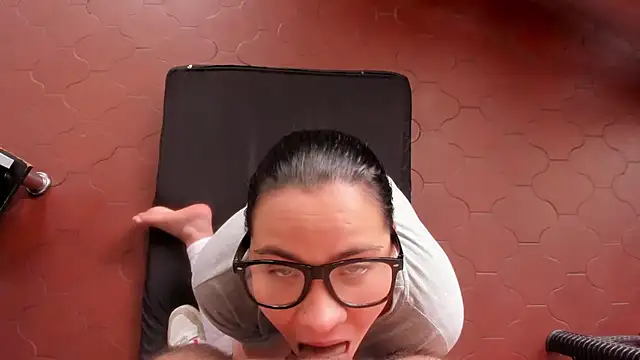 Snapshot of boomboomHooT chatting on 03/11/25, 05:57 boomboomHooT online show from 03/11/25, 05:57