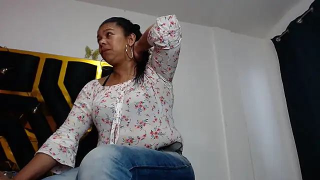 Helennahot online show from 02/16/25, 04:53