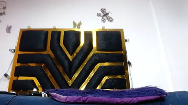 Snapshot of Helennahot chatting on 04/02/26, 12:01 Helennahot online show from 04/02/26, 12:01