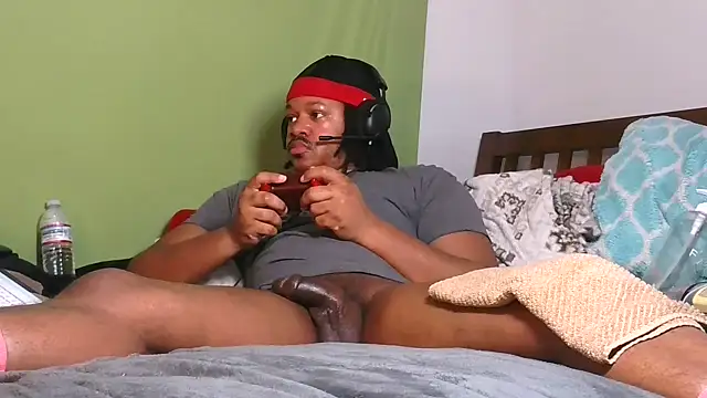 Carolinayoungin online show from 11/12/25, 08:34