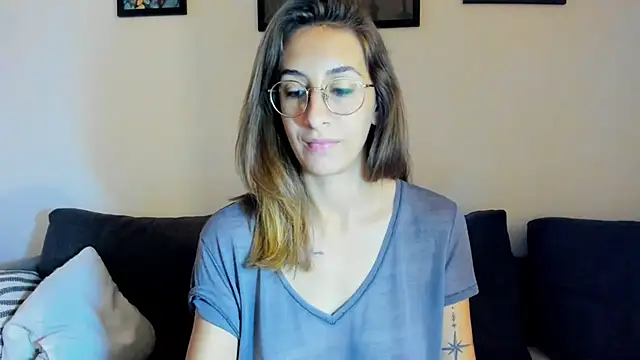 DesireMore90 online show from 10/16/25, 07:33