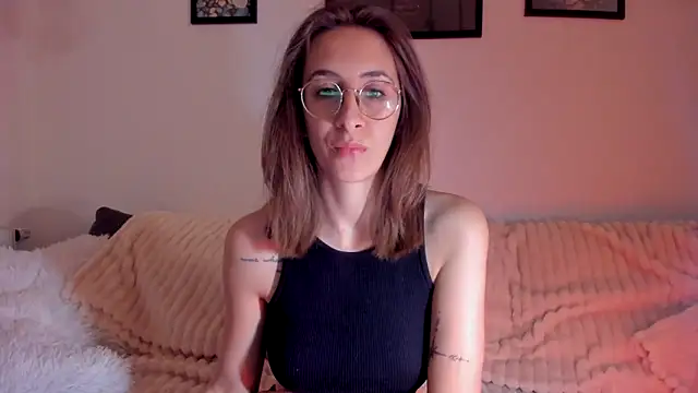 DesireMore90 online show from 03/18/26, 11:59