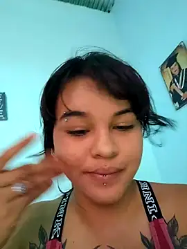 Snapshot of Bellota_22_Fuckme chatting on 12/15/25, 01:28 Bellota 22 Fuckme online show from 12/15/25, 01:28