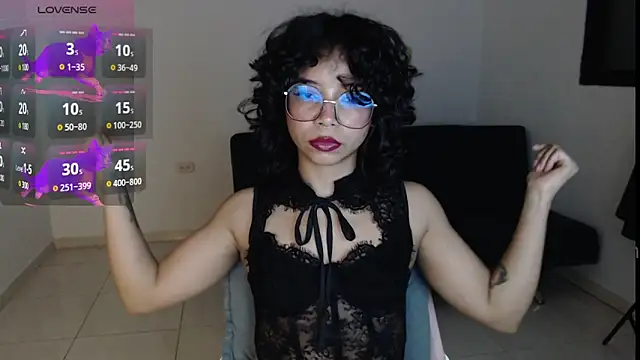 Snapshot of Putaku_San chatting on 10/17/25, 04:05 Putaku San online show from 10/17/25, 04:05