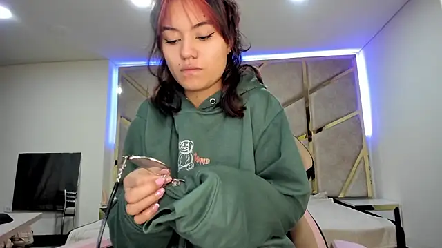 Snapshot of nahia_low chatting on 03/04/25, 03:22 nahia low online show from 03/04/25, 03:22