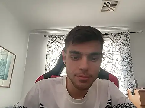 Omarnede online show from 12/22/25, 10:37