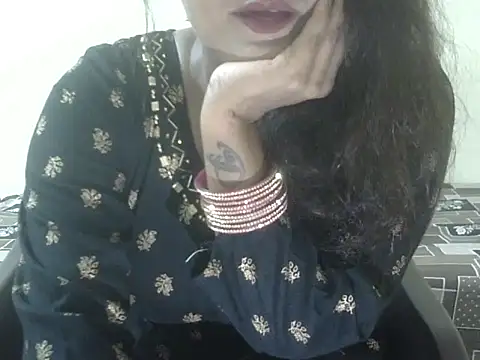 Snapshot of Lusty_Wife1 chatting on 09/16/25, 09:21 Lusty Wife1 online show from 09/16/25, 09:21