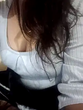 Lusty Wife1 online show from 12/21/25, 10:17