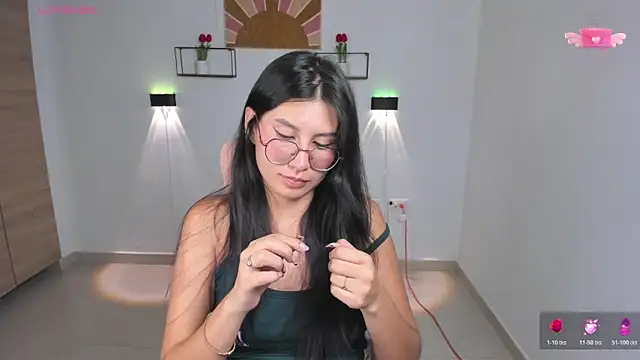 emily villamil online show from 11/14/25, 09:40