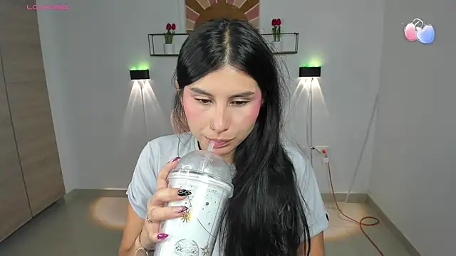 Snapshot of emily_villamil chatting on 04/22/26, 09:10 emily villamil online show from 04/22/26, 09:10