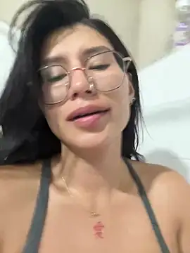 emily villamil online show from 02/28/26, 04:39