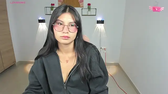 emily villamil online show from 11/24/25, 08:42