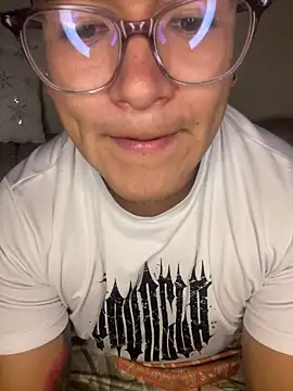 AgathaGeorgiou online show from 10/22/25, 10:52